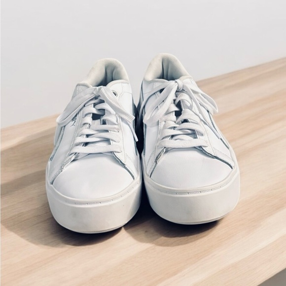 Puma Smash PlatformWhite Sneakers. Size 6. Women’s - Picture 9 of 13